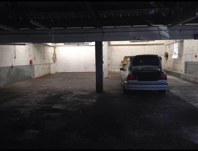 260M² FACTORY TO LET IN PAARDEN EILAND